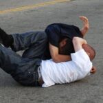 un barbat din iasi a fost omorat din greseala de un grup de tineri l au batut cu salbaticie pana nu a mai miscat 693f6d5c170ea