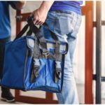 un barbat s a deghizat in livrator de mancare si a intrat intr o locuinta din cluj napoca ce a urmat 694ac5966ff96