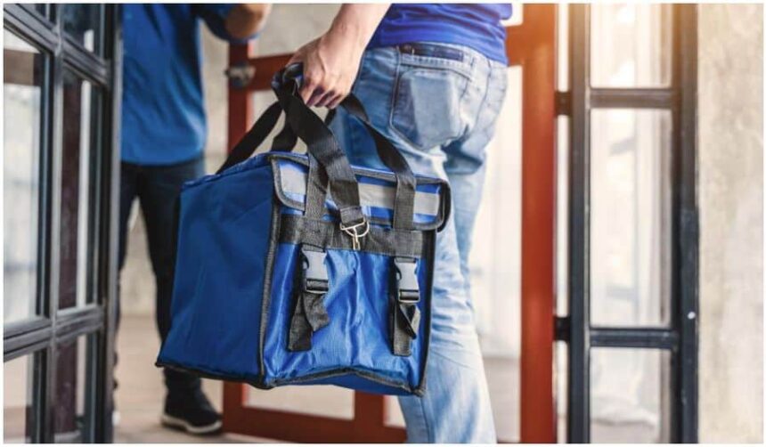 un barbat s a deghizat in livrator de mancare si a intrat intr o locuinta din cluj napoca ce a urmat 694ac5966ff96