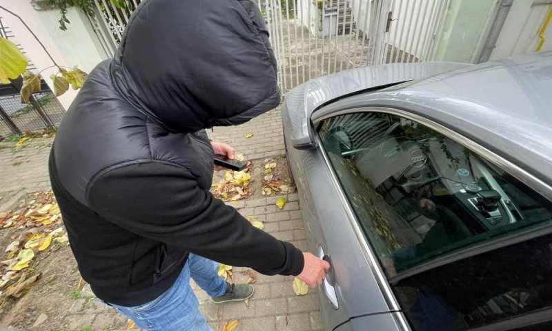 un iesean care nu putea dormi si s a gandit sa se plimbe prin oras s a ales cu o condamnare de doi ani de inchisoare 69388b4101c19