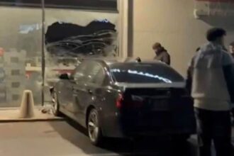 un sofer care facea drifturi intr o parcare din lugoj a intrat cu masina in vitrina unui magazin 69491c1952014 1