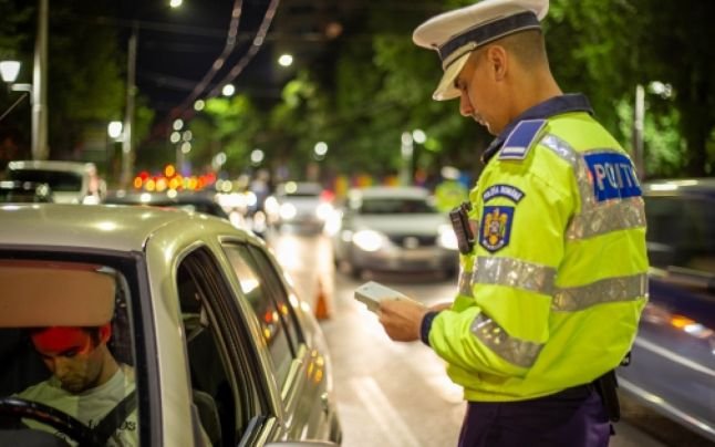un sofer care s a urcat la volan dupa ce a baut strasnic in ziua precedenta a fost condamnat la doi ani de inchisoare 6941beb5a6237