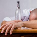 un tractor condus de un barbat baut a avariat patru masini parcate suspectul nu avea permis si a fost retinut 694fcc66b2e89