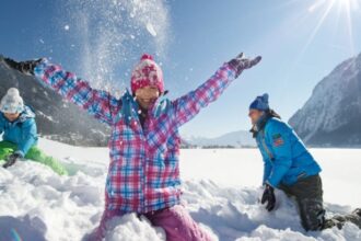 vacanta de iarna din 2025 cea mai lunga din anul scolar elevii vor fi liberi 19 zile consecutive 69425bd9ad552