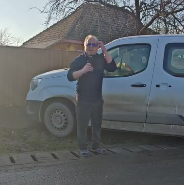 viceprimar suprins cu masina primariei in interes personal catre un consilier bai cat bolnav ma pupi in p a 693b616728d46