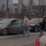 video o altercatie intre doi soferi din iasi s a incheiat la spital 694afc9cb4370