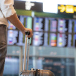 video romanii calatoresc tot mai mult cu avionul record de pasageri in 2025 pe aeroporturi inainte ne chinuiam pe la microbuze 6948d28e4b8f7