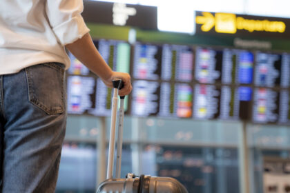 video romanii calatoresc tot mai mult cu avionul record de pasageri in 2025 pe aeroporturi inainte ne chinuiam pe la microbuze 6948d28e4b8f7