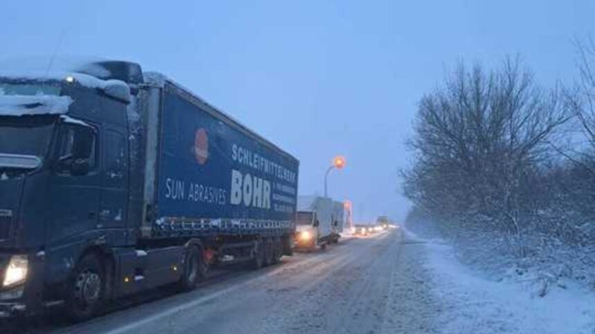 viscol la sol pe dn 6 deszapezirea ingreunata de ninsorile viscolite 694d5139113bd