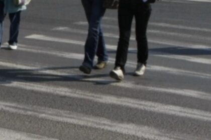 adolescent lovit de masina pe o trecere de pietoni din sibiu 696faacb3fe40