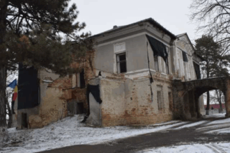 aflat la cativa kilometri de iasi conacul rosetti solescu locul maiestuos al copilariei elenei cuza a ajuns o ruina 6975fc39f1ff3