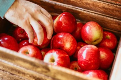 alerta alimentara in europa merele din supermarketuri incarcate cu cocktailuri toxice de pesticide 697ccbf4abe87