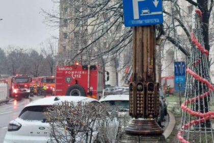 alerta de incendiu la ministerul finantelor mobilizare masiva a pompierilor trafic restrictionat in zona foto 695f8ba6ded08