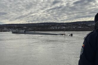 alerta pe dunare doua nave incarcate cu chimicale s au scufundat 696747147e277