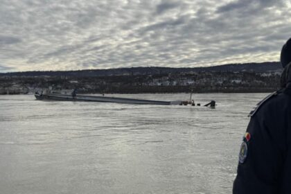 alerta pe dunare doua nave incarcate cu chimicale s au scufundat 696747147e277