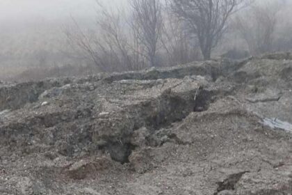 alunecare de teren pe un drum judetean din buzau aflat la finalul reabilitarii nu este exclusa o eroare de proiectare 697b60a929817