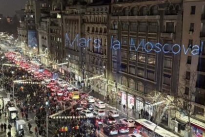 amenda usturatoare pentru barbatul care i a sfidat pe protestatari mesajul mars la moscova proiectat pe cladiri in timp ce romanii inghetau pentru drepturile lor 696a1a160e363