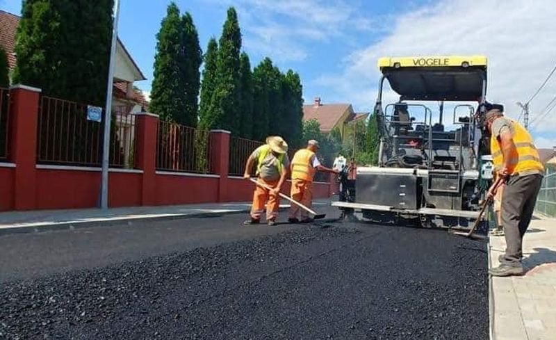 asfaltari pe mai multe strazi din comuna miroslava patru firme si au adjudecat lucrarile vezi lista strazilor 696edefa9dd6a