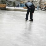 atentie la gheata autoritatile avertizeaza asupra riscului de accidentari 6960aad6c62a4