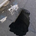 atentie soferi carosabil surpat pe strada fainari din capitala politia rutiera recomanda prudenta 696fbd59cf1a9