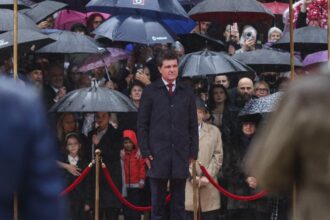 austeritate numai pentru cei multi ce indemnizatii au angajatii administratiei prezidentiale 69638ab1ec437