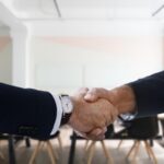 austeritatea lui bolojan nu a lovit la stat creste numarul bugetarilor cati oameni au prins posturi la stat 6963a0f82d283