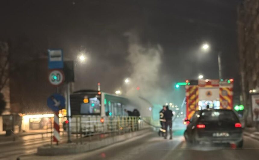 autobuz cuprins de flacari la iasi in nicolina foto video 697077909eeba 1