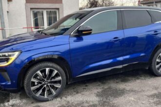 autoturism de lux oprit la granita soferul nu a mai intrat in tara dupa verificarile politiei de frontiera 695b98987652f