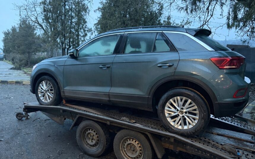 autoturism in valoare de 100 000 de lei furat din italia retinut la albita 697c755162489