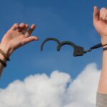 barbat arestat dupa ce a taiat dispozitivul electronic de supraveghere si a incalcat ordinul de protectie 695bb137298e0