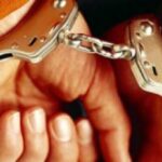 barbat arestat pentru ca si ar fi ucis tatal in bataie ar fi stat doua zile langa cadavru 6958ba14b9051