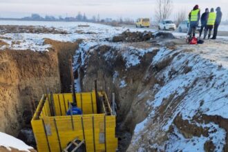 barbat din pascani gasit cazut intr o groapa de cinci metri cu alcoolemie de peste 3 la mie si in coma 696e1a0db9505