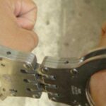 barbat retinut dupa ce a aruncat ulei pe locuinta si masina vecinei si a amenintat ca va da foc 6960c5b6b193a