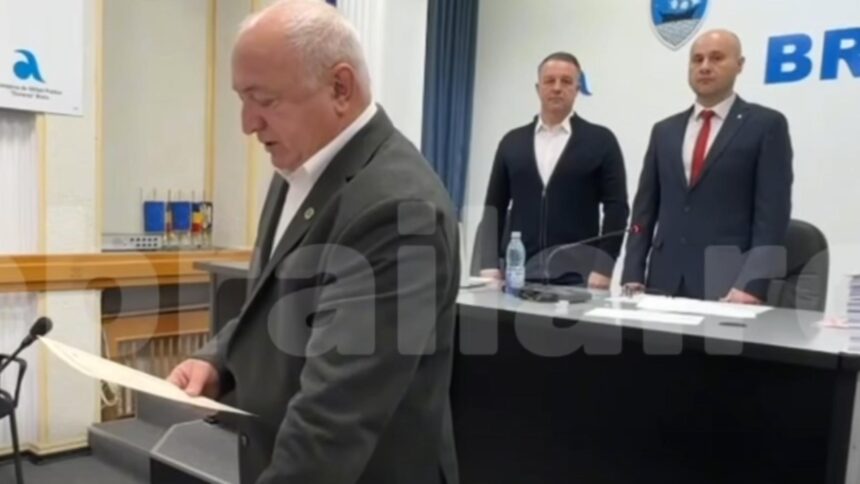 bataie de joc in consiliul local braila un consilier a depus juramantul cu la la la in locul textului oficial video 697b87f793f24