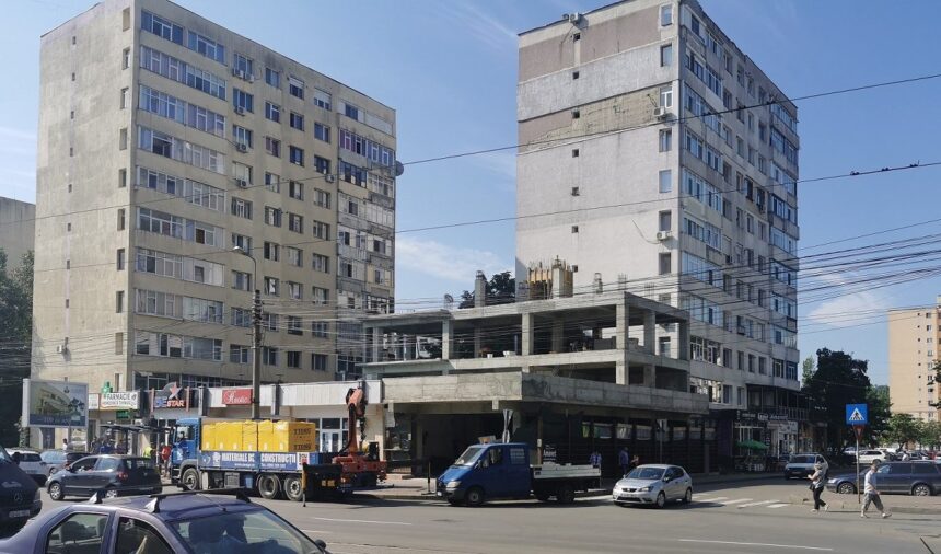 blocul ilegal de la familial ingropat de prefectura si de locatarii din zona revine in prim plan imobiliarul hitruc a obtinut un prim succes in instanta 69717b2751b24