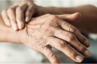 boala parkinson semnele tacute care apar cu ani inainte de tremur majoritatea oamenilor le ignora 697c76c950102