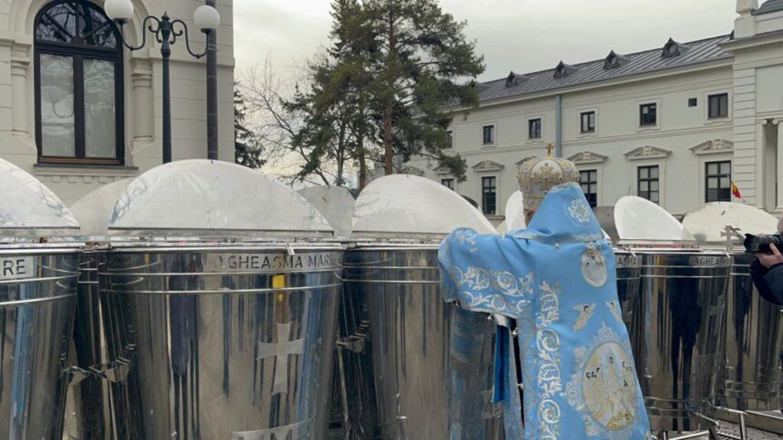 boboteaza la catedrala mitropolitana din iasi slujbele de azi vor fi oficiate in doua locatii cand si de unde se ia agheazma mare 695c6bcc15467