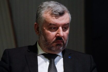 bolojan a numit in ministerul energiei un secretar de stat care a condus o companie falimentara 696de6aae52a1