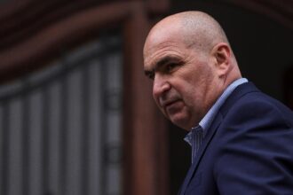 bolojan trimite recuperatorii peste romanii datornici primarii se revolta ameninta ca nu vor respecta reforma 696b7f7e7cd8c