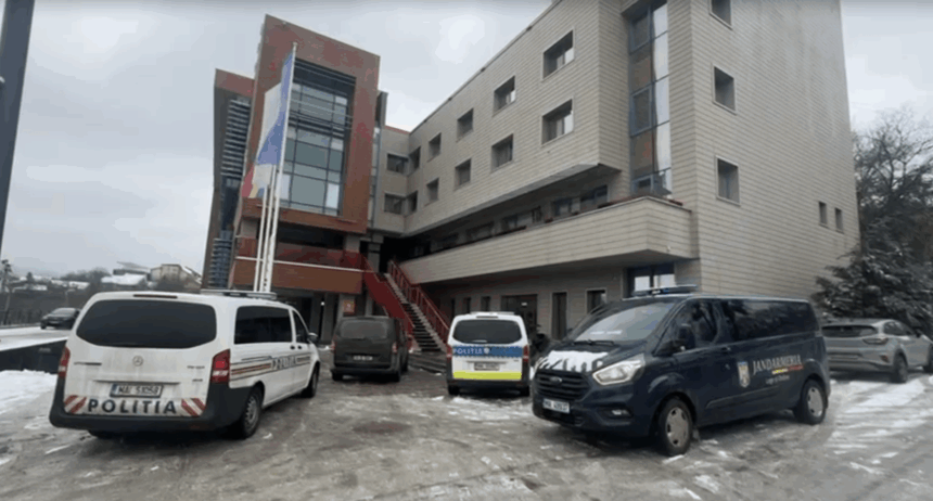 breaking news alerta cu bomba la hotel pleiada am plasat un dispozitiv exploziv de putere semnificativa zona e intesata de politisti si jandarmi 695f8b892535f