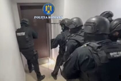 bucuresteanul care si a sechestrat fosta iubita in apartament impreuna cu copilul in varsta de un an retinut 6975e8158cef3