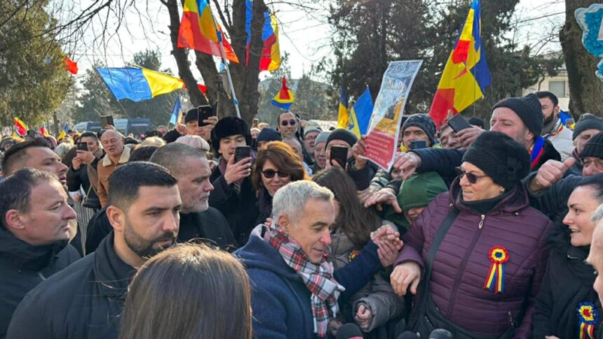 calin georgescu se prezinta din nou la sectia de politie din buftea pentru controlul judiciar numerosi romani sunt alaturi de liderul suveranist 696f19b86e9df