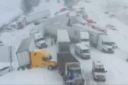 carambol cu peste 100 de masini pe o autostrada din sua imagini teribile cu zeci de vehicule zdrobite video 696f7d95e8f6a
