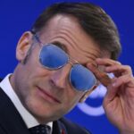 cat costa ochelarii de lux purtati de macron la davos au devenit virali dupa atacul lui trump a vrut sa arate ca e dur 697209397f63a