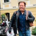 charlie ottley omul care a aratat intregii lumi frumusetile romaniei a inceput un turneu international de promovare al tarii noastre in marile capitale de pe glob 697c9ad7ded52