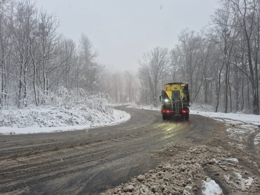 circulatie in conditii de iarna pe drumurile din judetul iasi 695f6f66e6411