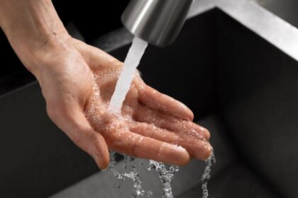 cmteb a explicat de ce lipsa apei calde nu se regaseste in costurile de intretinere reactii acide ale bucurestenilor au fost acide dupa postarea companiei 6972071604648