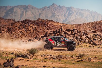 constructorul roman de autoturisme dacia a castigat celebrul raliu dakar 696b77108f43a