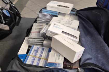 contrabanda cu produse medicale oprita la iasi microbuz incarcat pana la refuz 697769b7eaf20