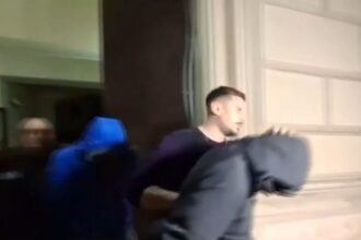 criminalul de 13 ani din timis e liber si s a intors la scoala parintii sunt terifiati si cer schimbarea legii 69735a8a7cbf8